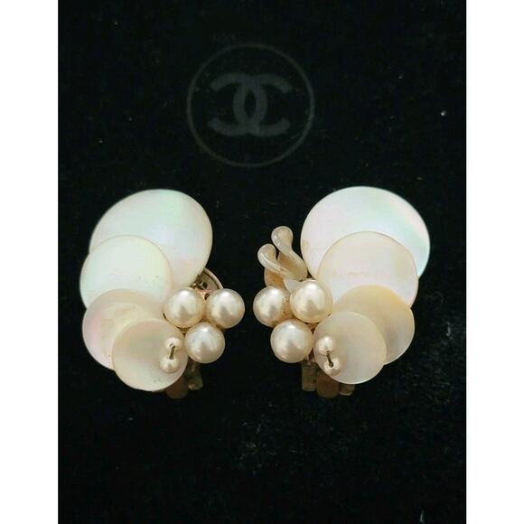 COUTURE CHANEL 1920s Wired Pearl Lampwork Clip Earrings READ DESCRIPTION - Picture 1 of 7
